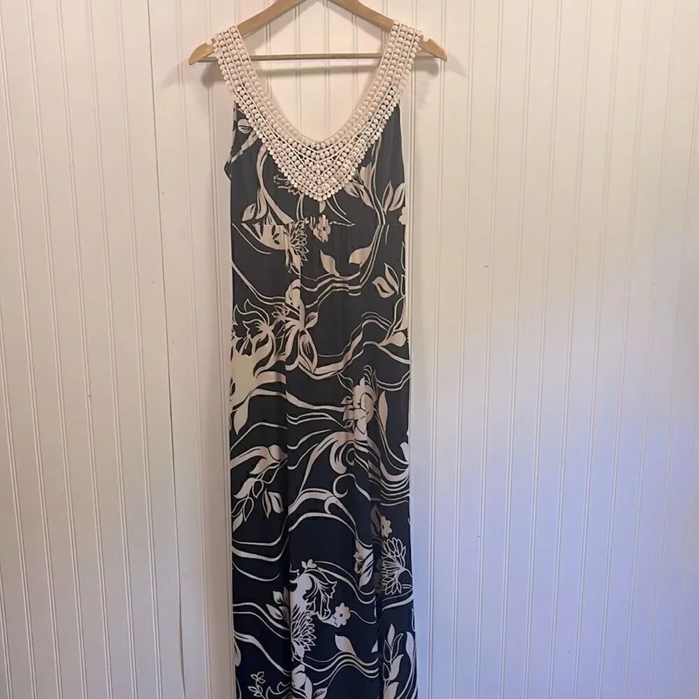 Soma intimates floral v-neck maxi dress